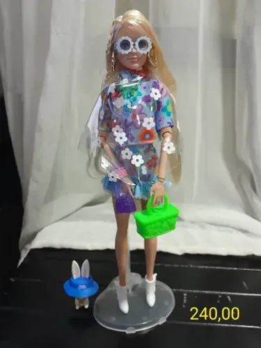 Barbie Extra 12