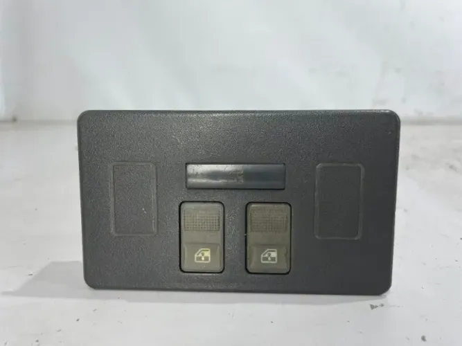 Moldura comando vidro elétrico e trava dos vidros VW Santana 92-97 