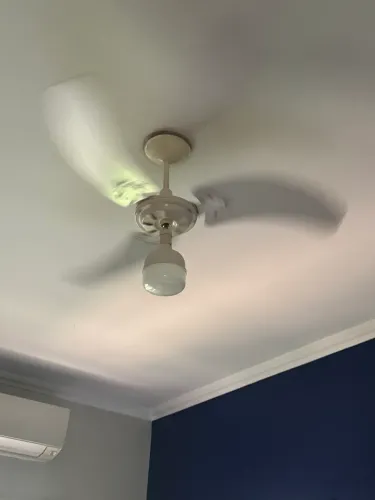 Ventilador de teto branco perfeito 