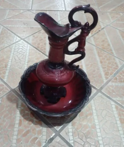 JARRO VINTAGE COM BACIA ORNAMENTADA