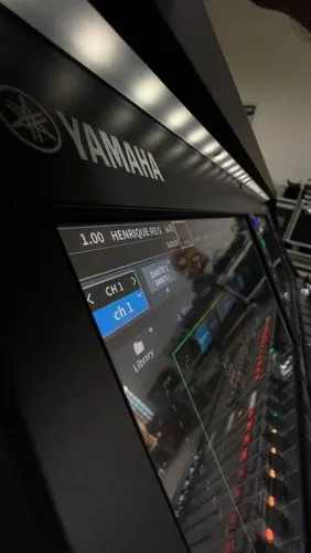 Yamaha DM7 + 2 RIO 3224-D2 - Sistema Digital Completo de Áudio Profissional