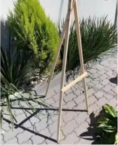 Perfeito Cavalete para placa de recepção. 