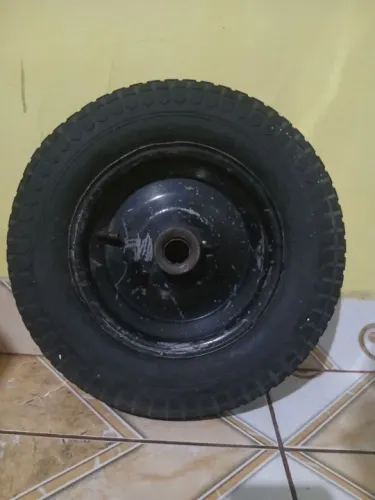 Pneu para carrinho de mão