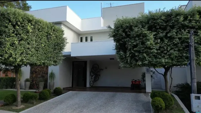 Sobrado no Condomínio Mirante do Lago-Palmas/TO