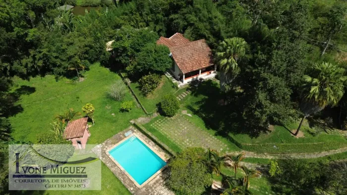 Sítio com Piscina em Arcozelo - Paty do Alferes