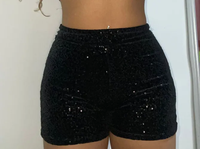 Short brilhante preto