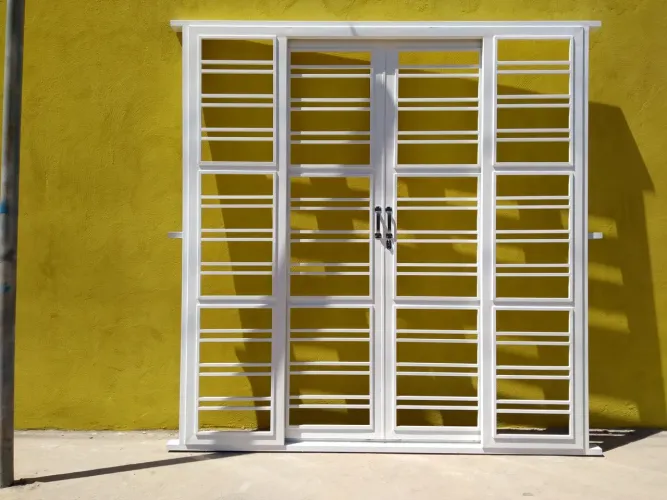 Porta de correr galvanizada 3X sem juros 
