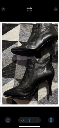 bota preta, bico fino, tamanho 35, cano curto, couro (ótimo estado de conservação)