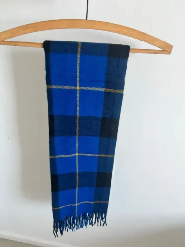 Cachecol xadrez azul e preto