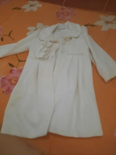 Casaco bege para menina