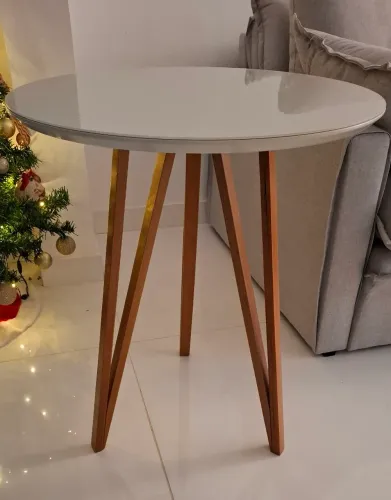 Mesa para varanda interna tampo vidro, pés madeira