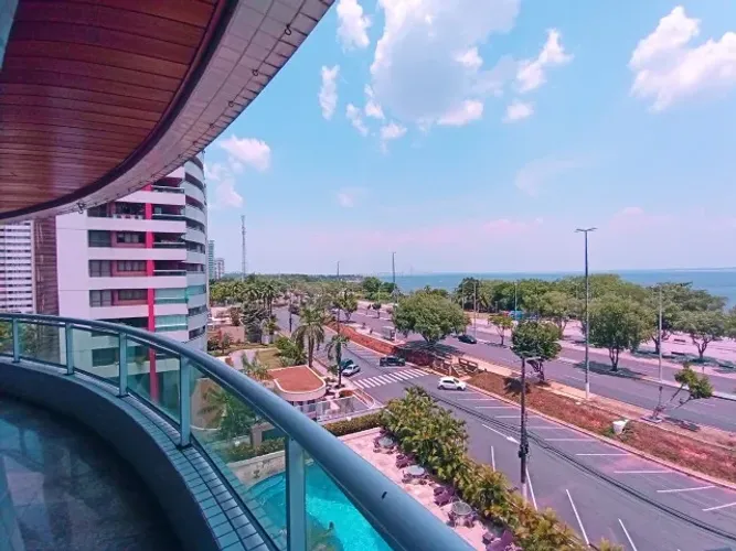 Maison Beethoven 178m² c/ 4 Suítes Modulados e Climatizado c/ Vista para o Rio Negro