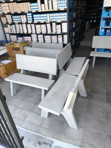 Bancos de concreto para área externa
