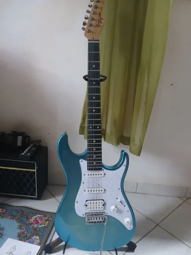 Vendo Guitarra tagima 520 cubo e pedaleira