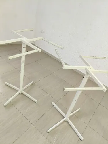 Arara de Roupa Giratória