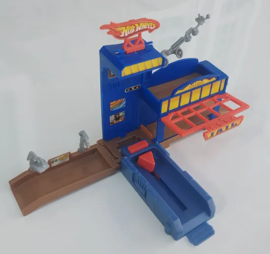 Pista HotWheels- Jail.