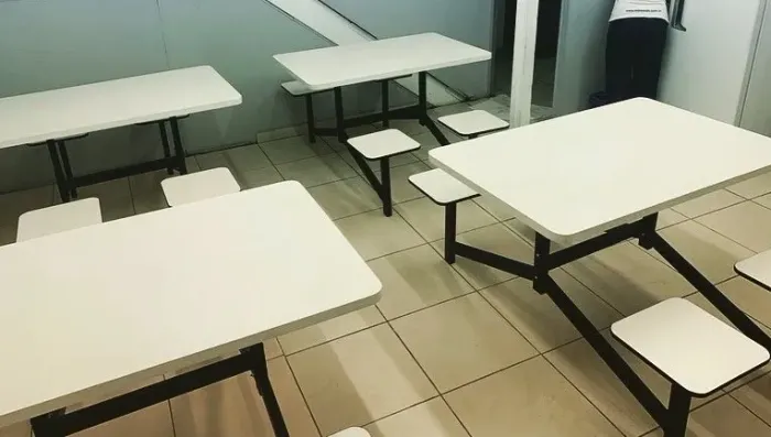 Mesa para refeitorio-bancos acoplados-4 lugares