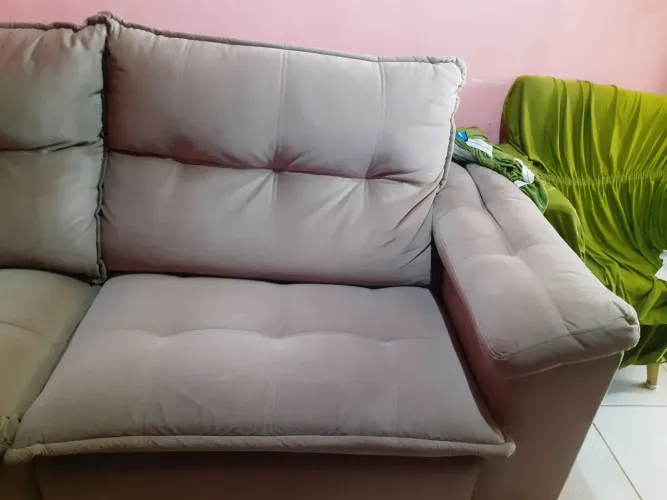 Vendo sofá retrátil e inclinavel, vira cama.