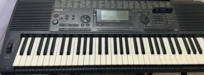 TECLADO PSR 520 