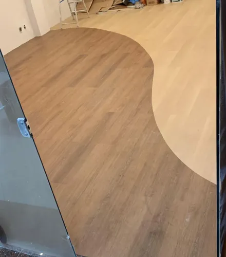 PISO VINÍLICO