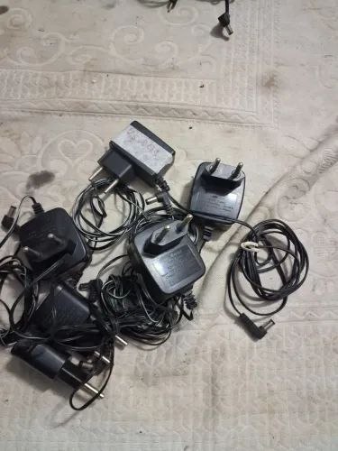 Carregadores de Parede para Eletrônicos -7,5 volts .valor unitário 5 Peças