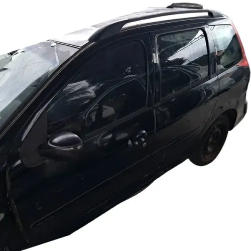 Sucata Peugeot 207 1.4 2010 flex retirada de peças