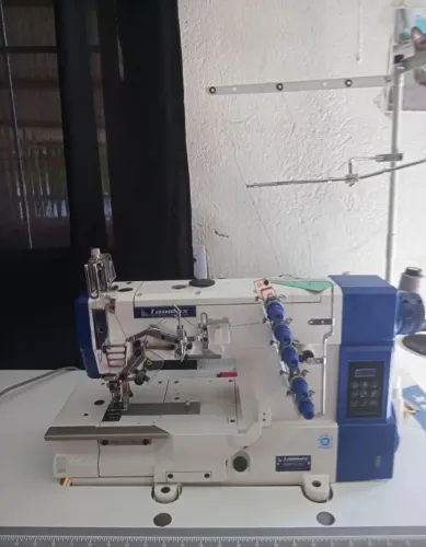 Máquina de costura industrial 
