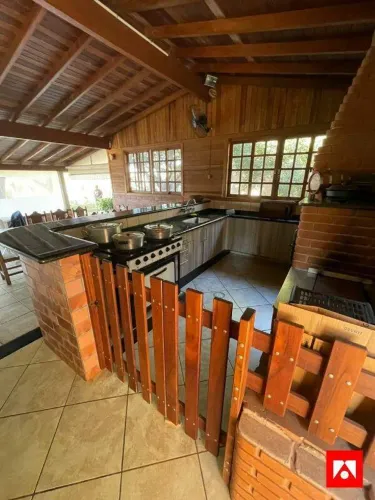 Chácara à Venda no Recreio Alvorada em Santa Bárbara d'Oeste com 3 Quartos (1 Suíte) e Áre