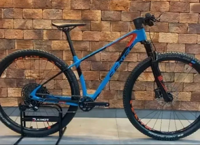 Bicicleta Impact Carbon Comp