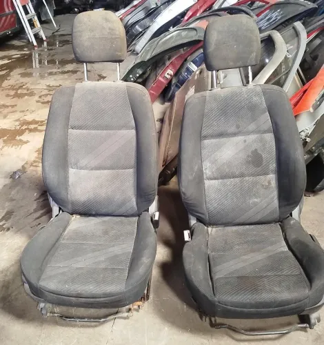 Bancos dianteiros Peugeot 307