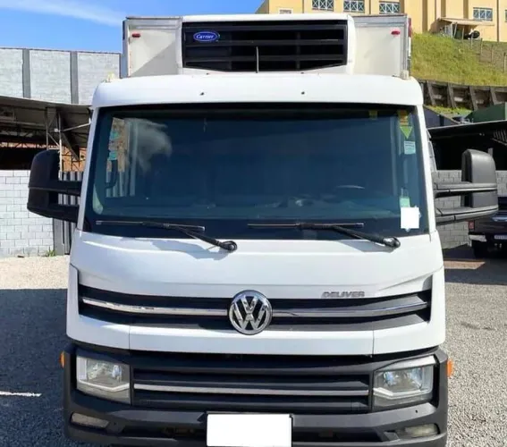 Vw 11.180 baú refrigerado ano 2018