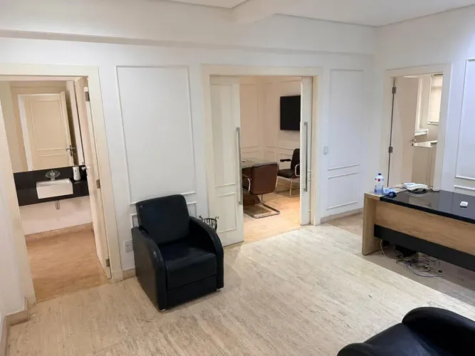 Casa comercial na Rua Anita Garibaldi, 29 - 4 andar 103 m²