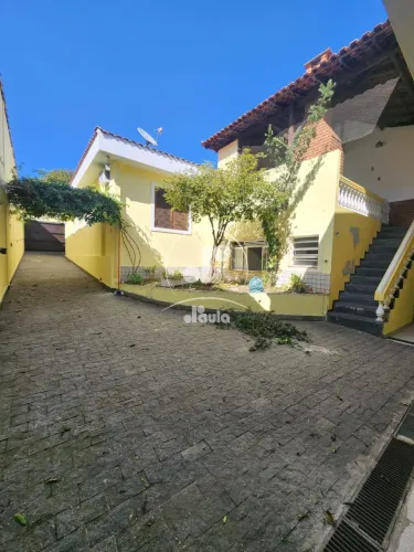Casa para aluguel, 4 quartos 2 suítes Vila Gilda em Santo André/SP