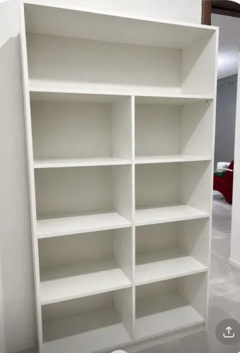 Estante com módulos em MDF