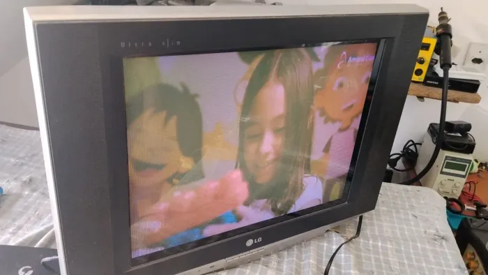 Tv LG de 21 polegadas tubo