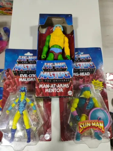 Lote 3 Bonecos He-man Motu Lacrados Mentor Maligna Pig-head