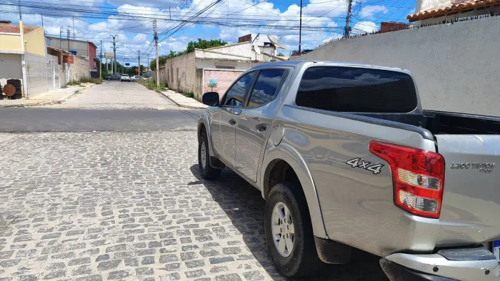 Mitsubishi L200 Triton Sport GLS 2.4 CD Diesel Mec. 2017