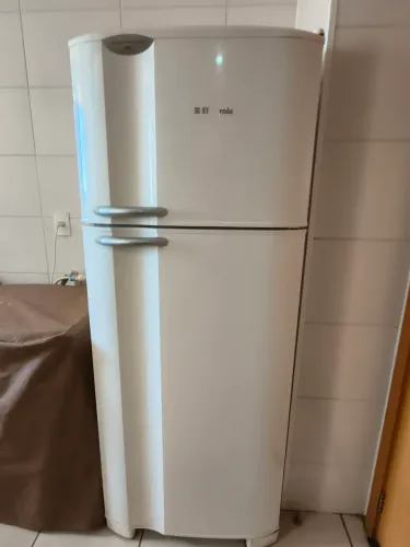 Geladeira com defeito para conserto ou retirada de peças