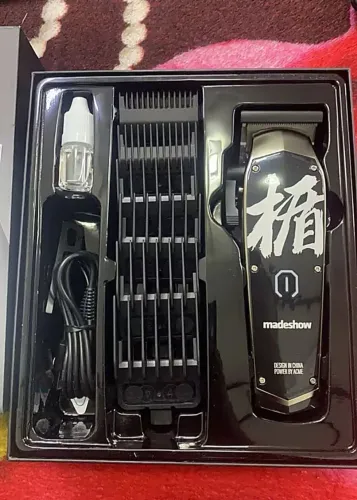 Máquina de cortar cabelo madeshow M10