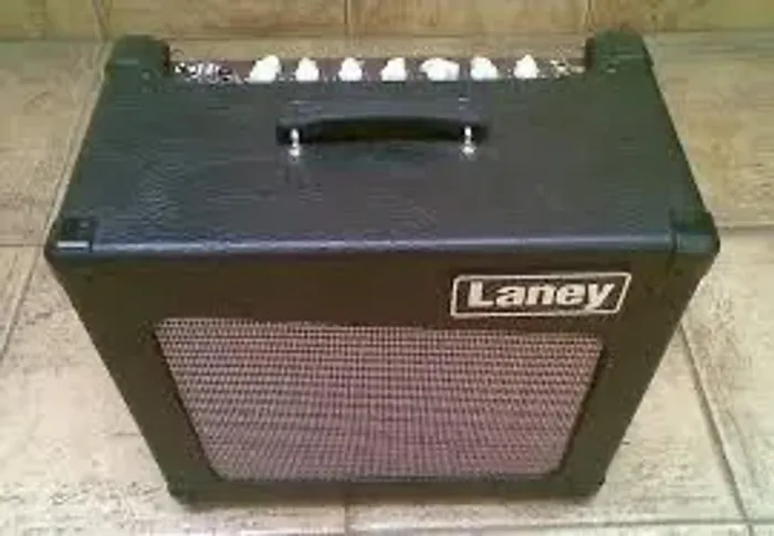 Amplificador Guitarra Valvulado Laney CUB12R