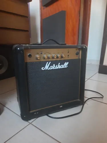 Amplificador Marshall MG15 Gold