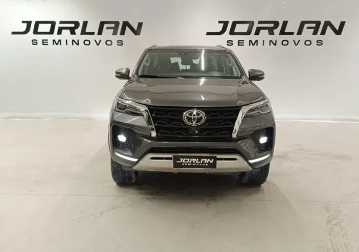 Toyota Hilux SW4 SRX 4X4 2.8 TDI 16V Dies. Aut. 2024