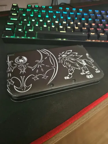 3DS XL - Adesivado Pokémon Sun & Moon