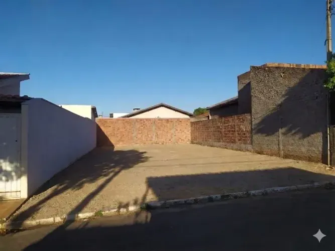 Terreno 200mt² 10x20 em Junqueirópolis SP