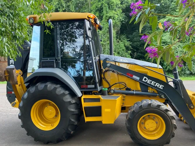 RETROESCAVADEIRA JOHN DEERE 310L 2022 - APENAS 430 HORAS