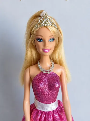 Barbie Princesa Glitter (2010) - Boneca Colecionável