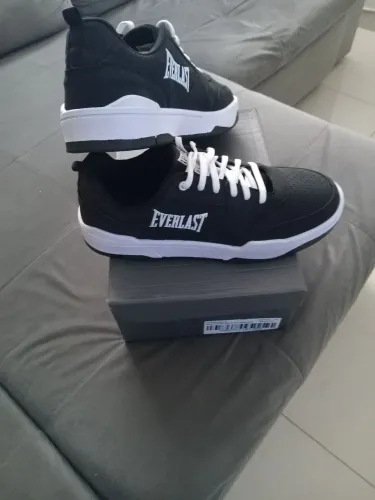 Vendo tênis Everlast,número 43,tênis novo na caixa.