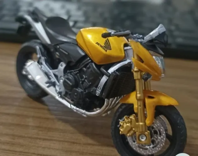 Honda Hornet 600 Item Decorativo
