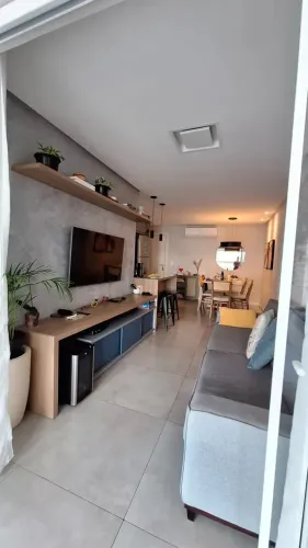 Excelente apartamento com 01 suíte + 02 dormitórios Semimobiliado próximo à Univali