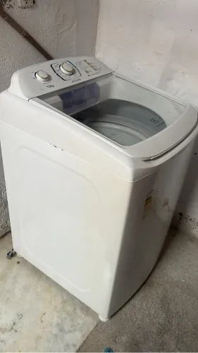 Vende se lavadora Electrolux motivo ganhei outra presente 